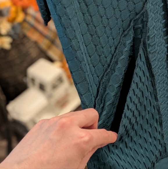 NWT Elegant Green Honeycomb Maxi Dress - Picture 2 of 4